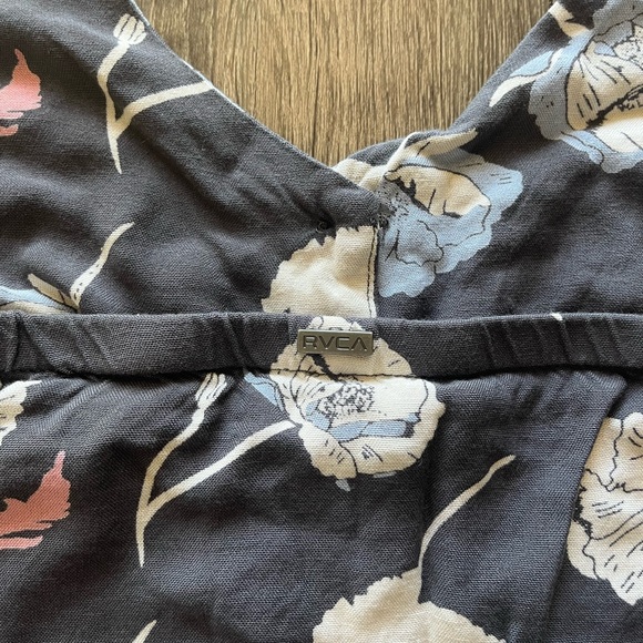 NWOT RVCA Floral Halter Mini Dress Sz M - Picture 4 of 6